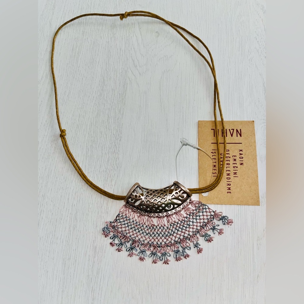 N Handcrafted Pink and Silver Boho Fringe Necklace choker
